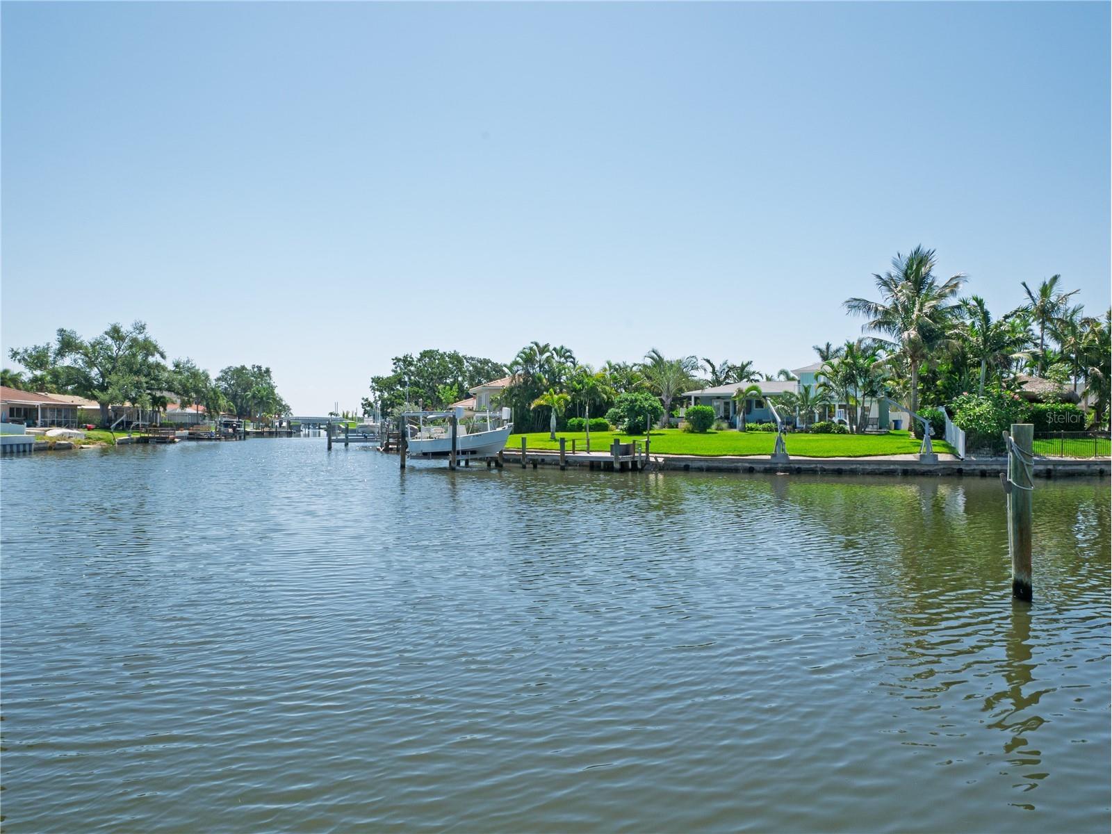 1880 Tanglewood Drive NE Saint Petersburg FL 33702 - OLD TAMPA BAY TB8509856 image53