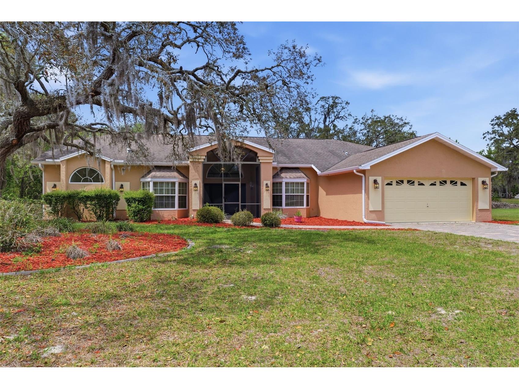 18805 Kelly Road Spring Hill FL 34610 W7884407 image1