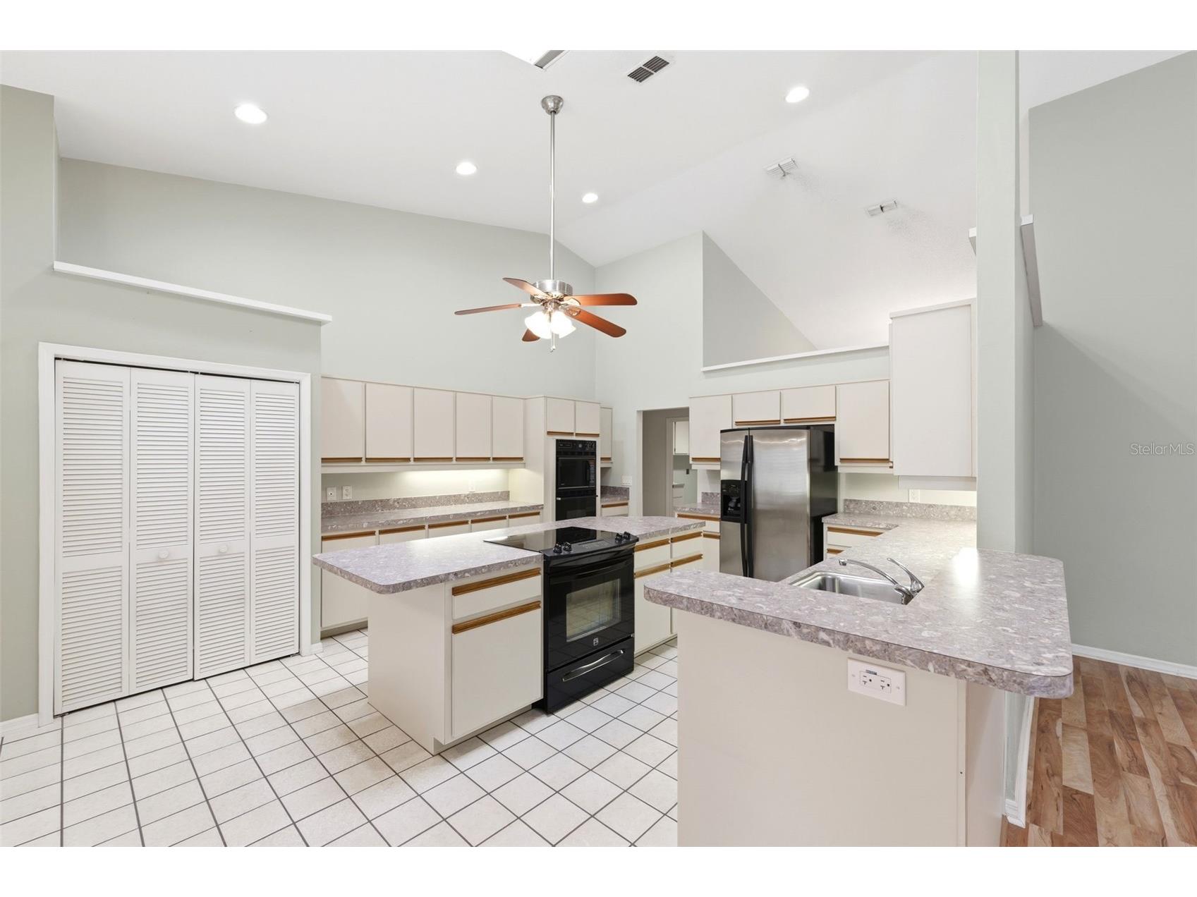 18805 Kelly Road Spring Hill FL 34610 W7884407 image10