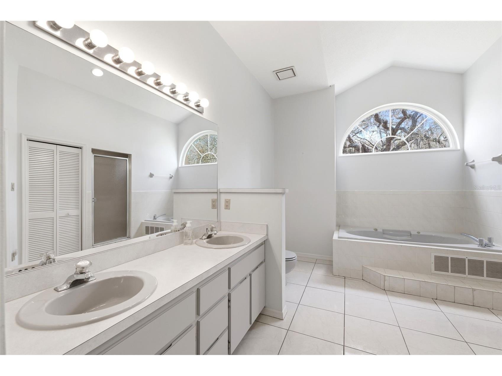 18805 Kelly Road Spring Hill FL 34610 W7884407 image18