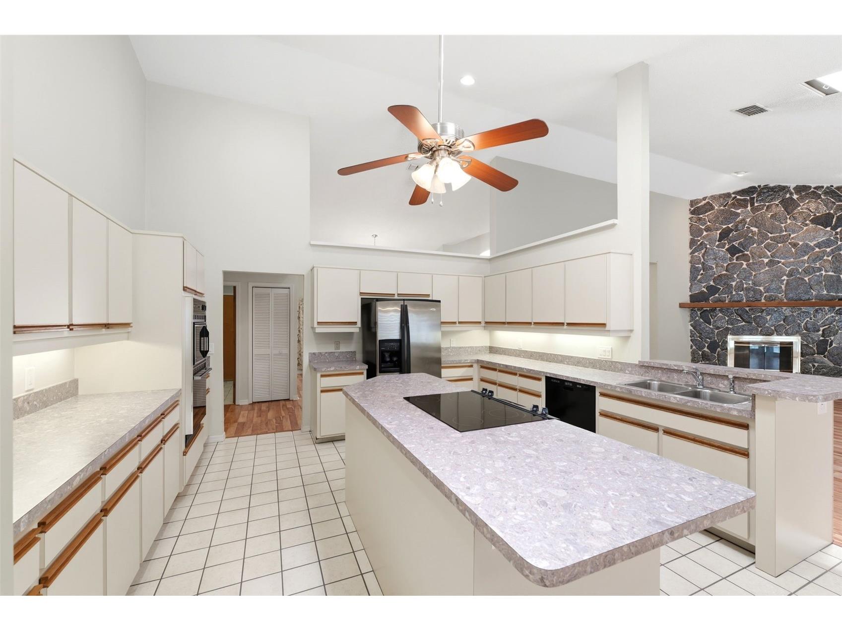18805 Kelly Road Spring Hill FL 34610 W7884407 image48