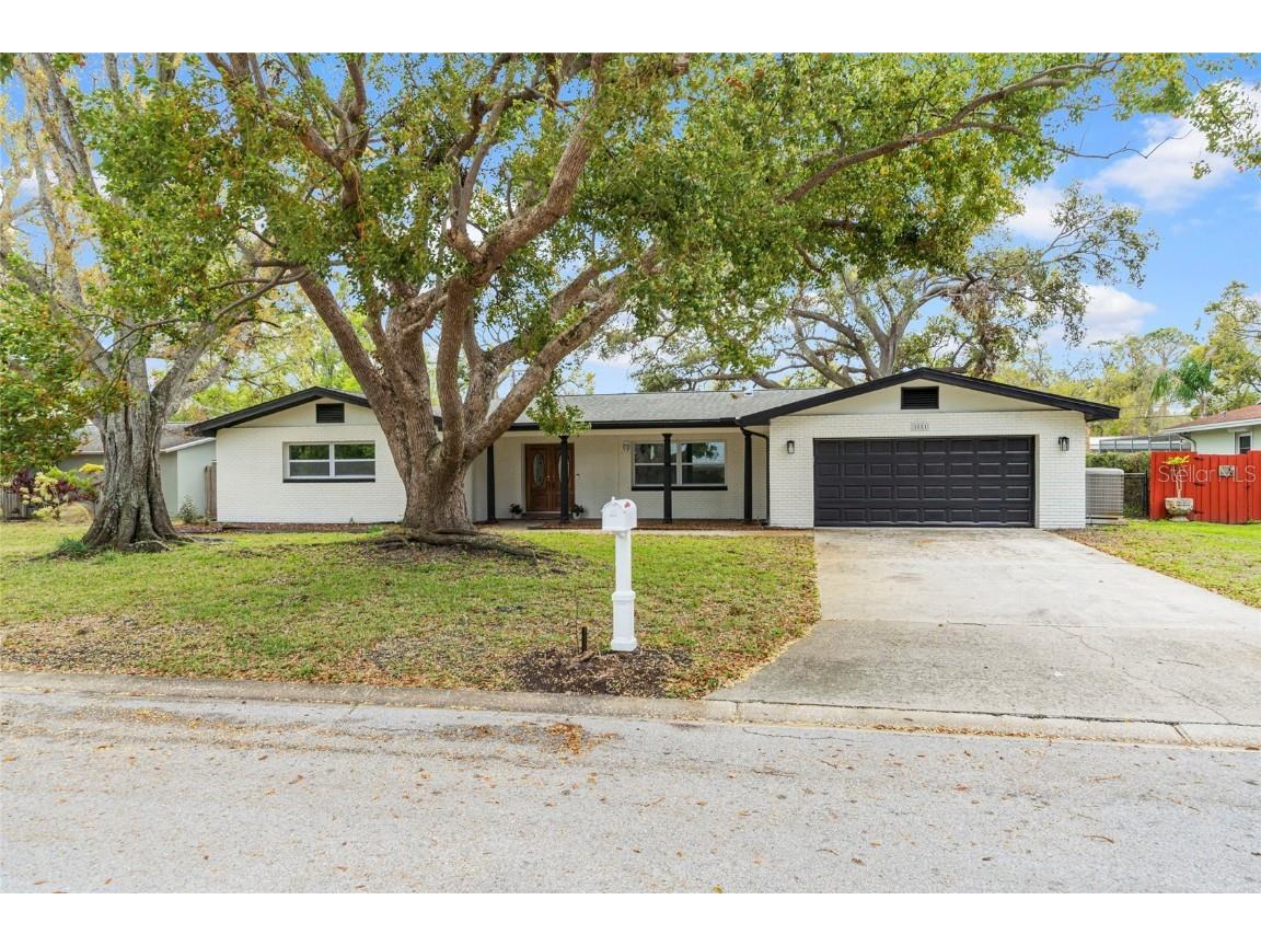 1881 Oak Park Drive N Clearwater FL 33764 TB8360336 image1