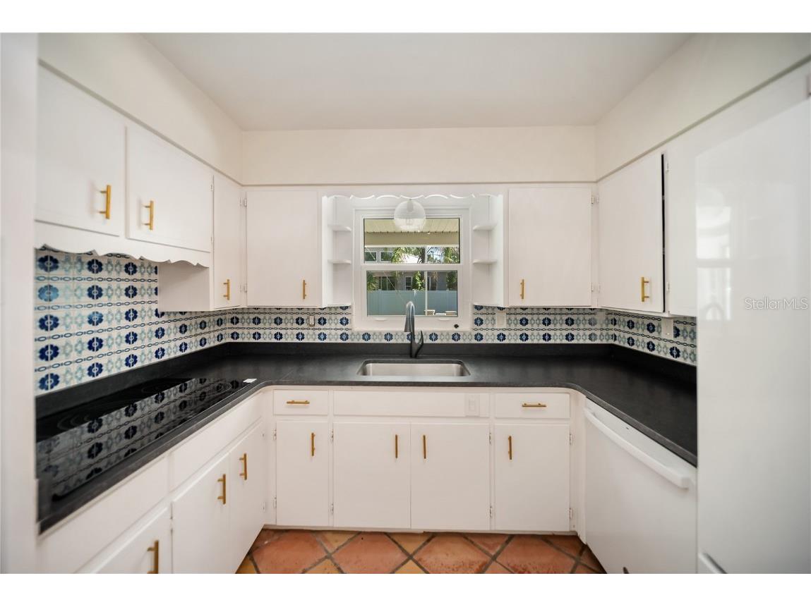 1881 Orchid Street Sarasota FL 34239 A4656488 image23