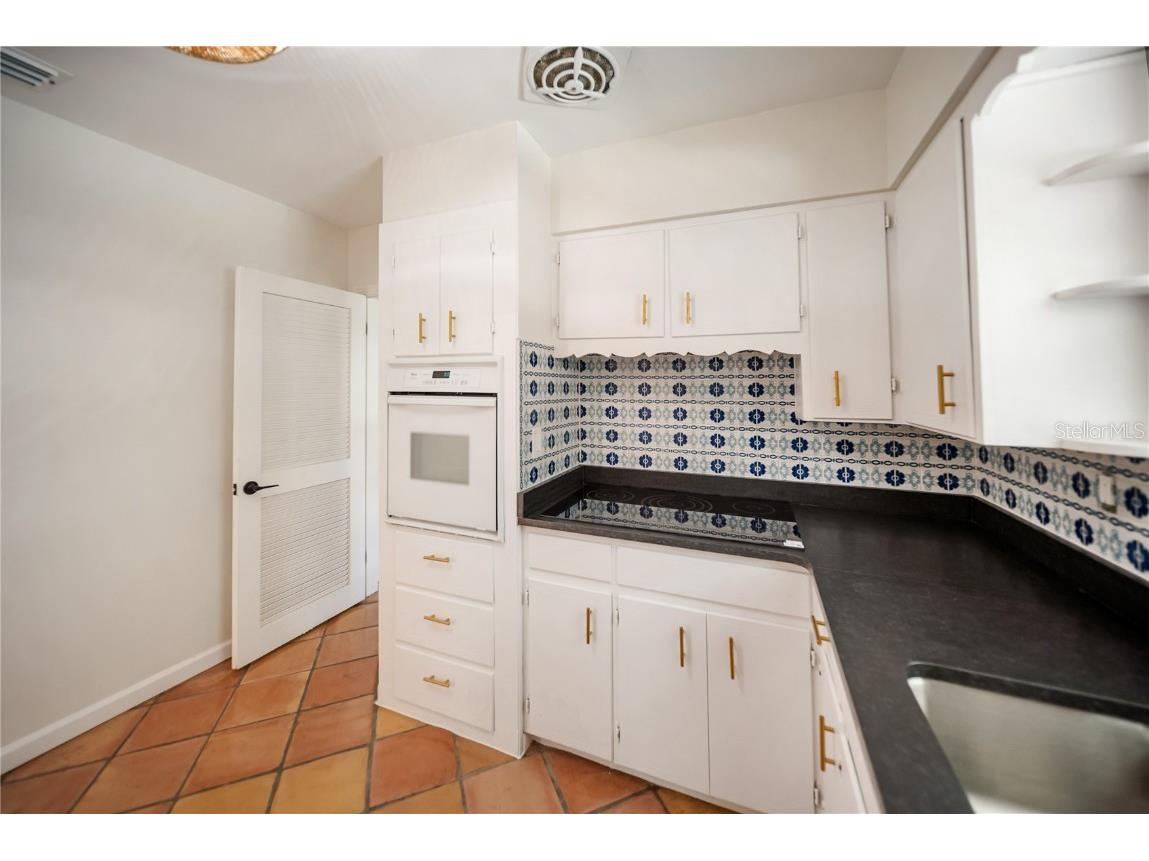 1881 Orchid Street Sarasota FL 34239 A4656488 image24