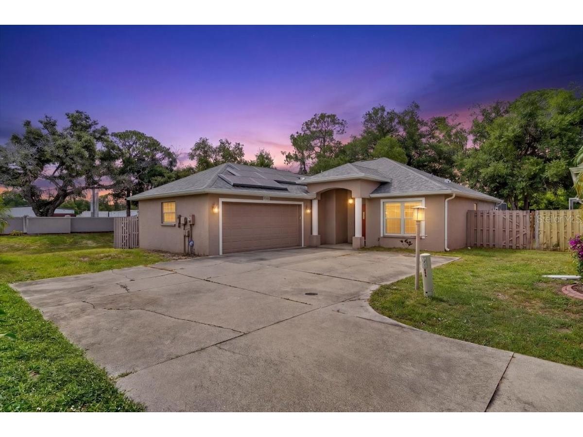 1881 Summer Walk Circle Sarasota FL 34232 A4695685 image1