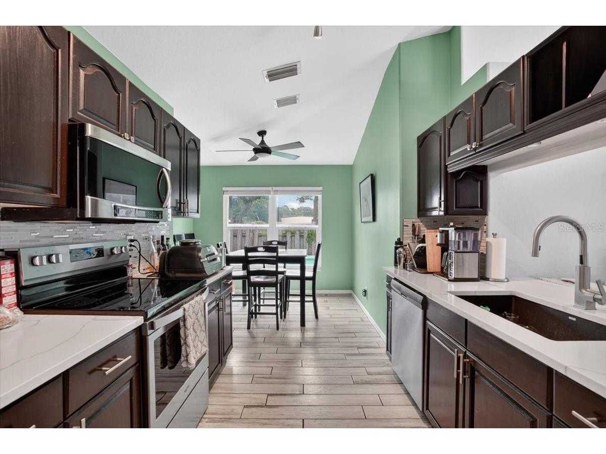 1881 Summer Walk Circle Sarasota FL 34232 A4695685 image15