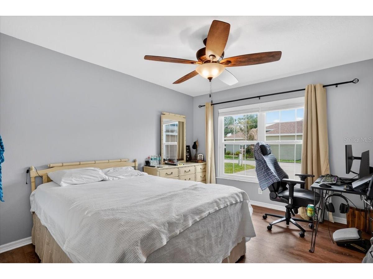 1881 Summer Walk Circle Sarasota FL 34232 A4695685 image17