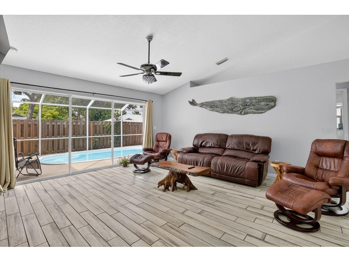 1881 Summer Walk Circle Sarasota FL 34232 A4695685 image6