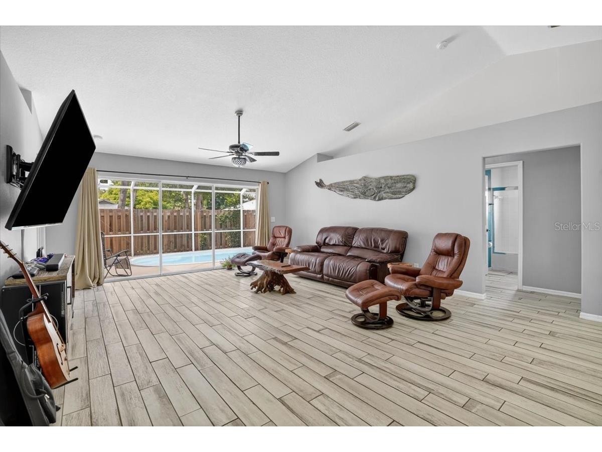 1881 Summer Walk Circle Sarasota FL 34232 A4695685 image9
