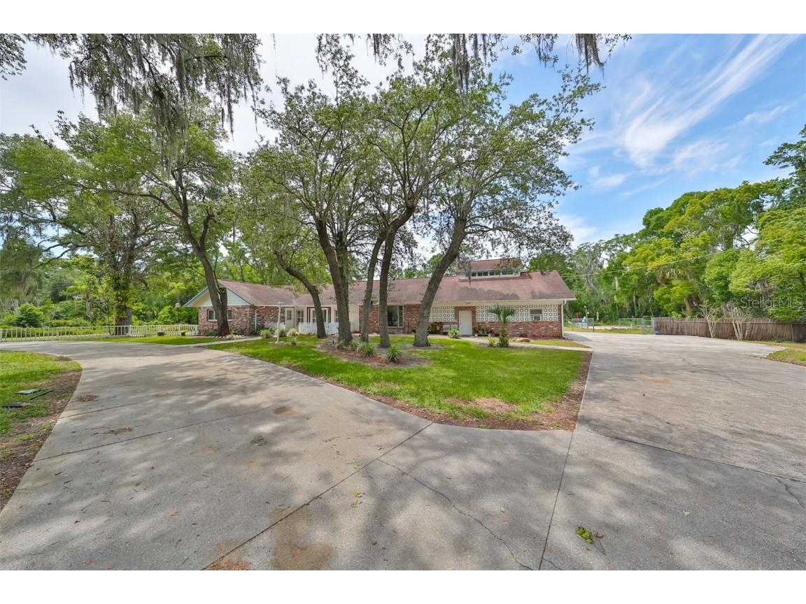 18816 Hanna Road Lutz FL 33549 - LAKE SHIRLY TO LAKE KEENE T3521339 image1