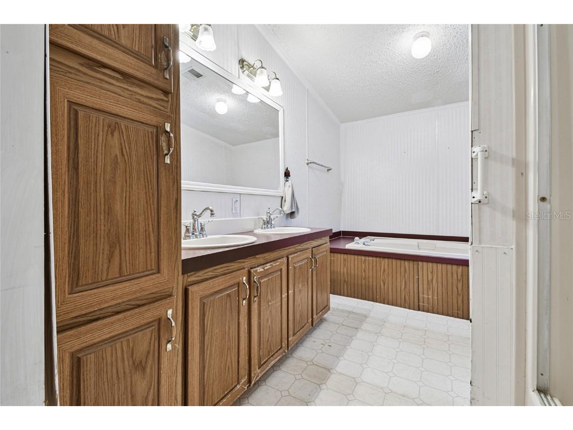 18818 Holly Pine Trail Lithia FL 33547 TB8436398 image19