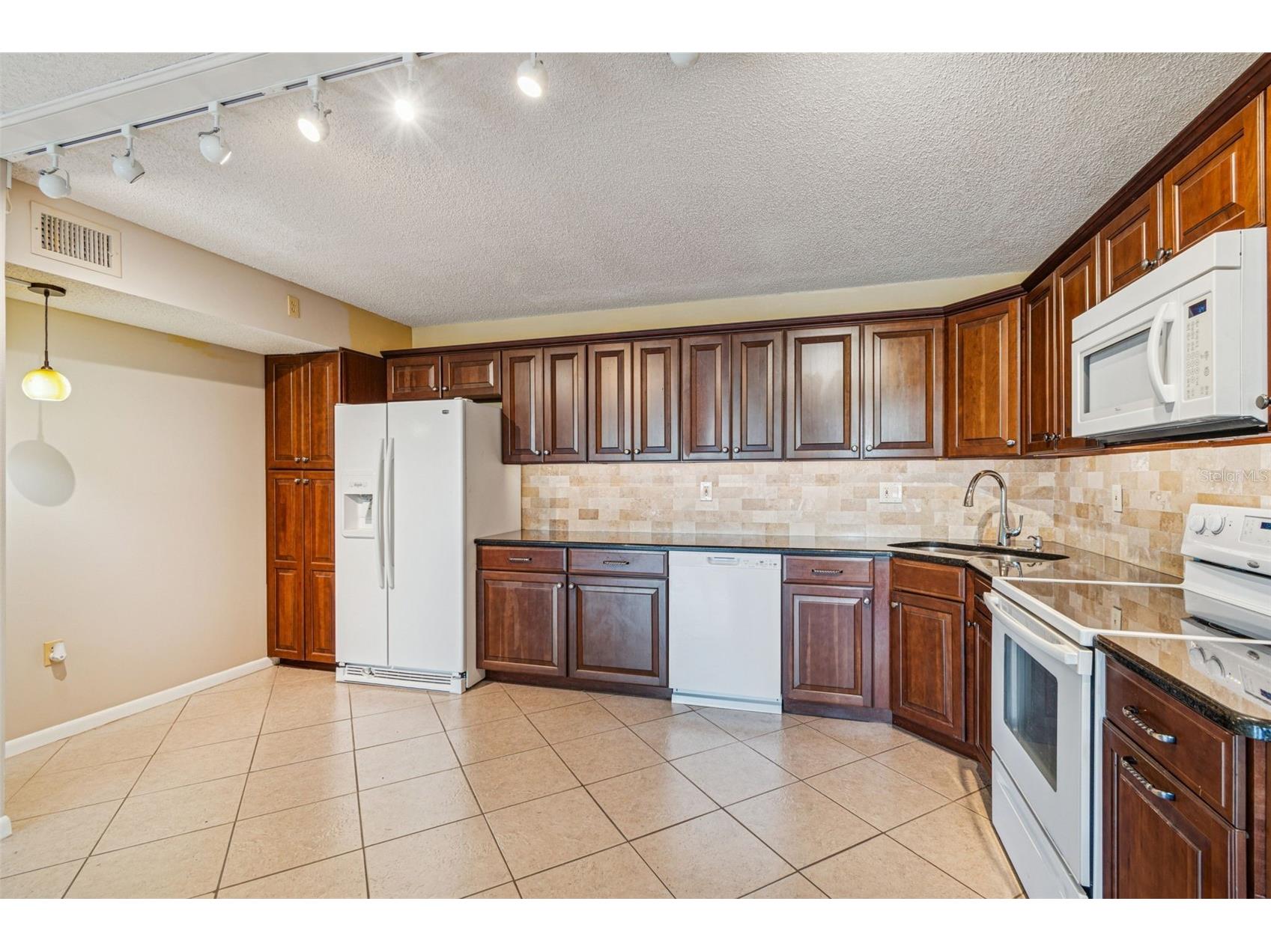 1882 Pine Ridge Way W #E1 Palm Harbor FL 34684 TB8463888 image7