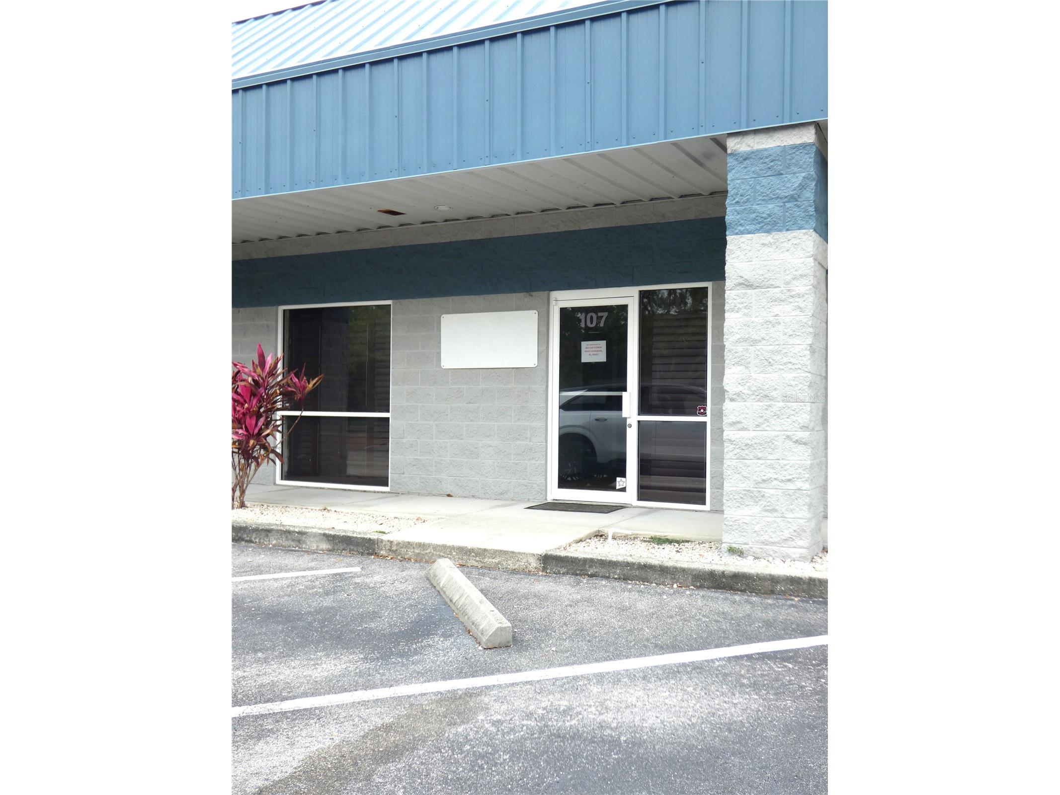 1882 Porter Lake Drive #107/108 Sarasota FL 34240 A4688060 image3