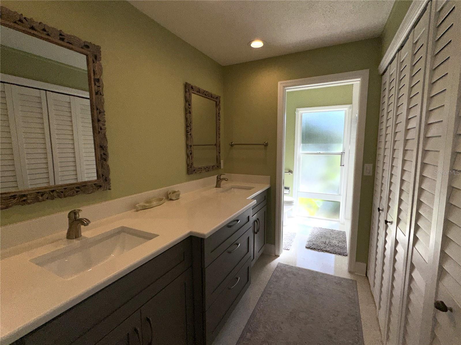 1883 Riviera Circle Sarasota FL 34232 A4692248 image18