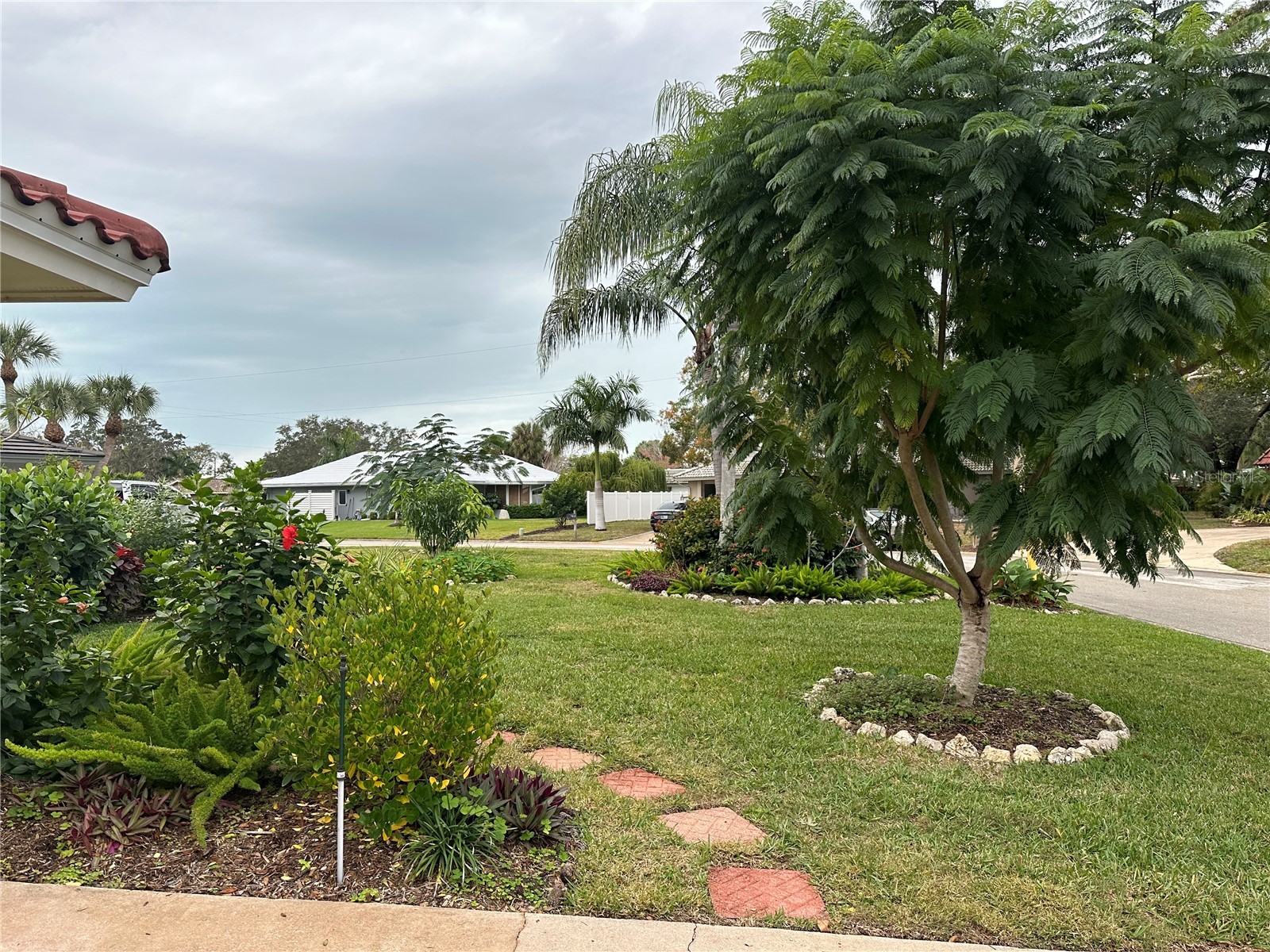 1883 Riviera Circle Sarasota FL 34232 A4692248 image39