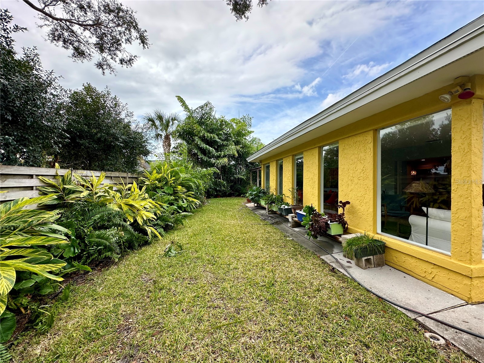 1883 Riviera Circle Sarasota FL 34232 A4692248 image40