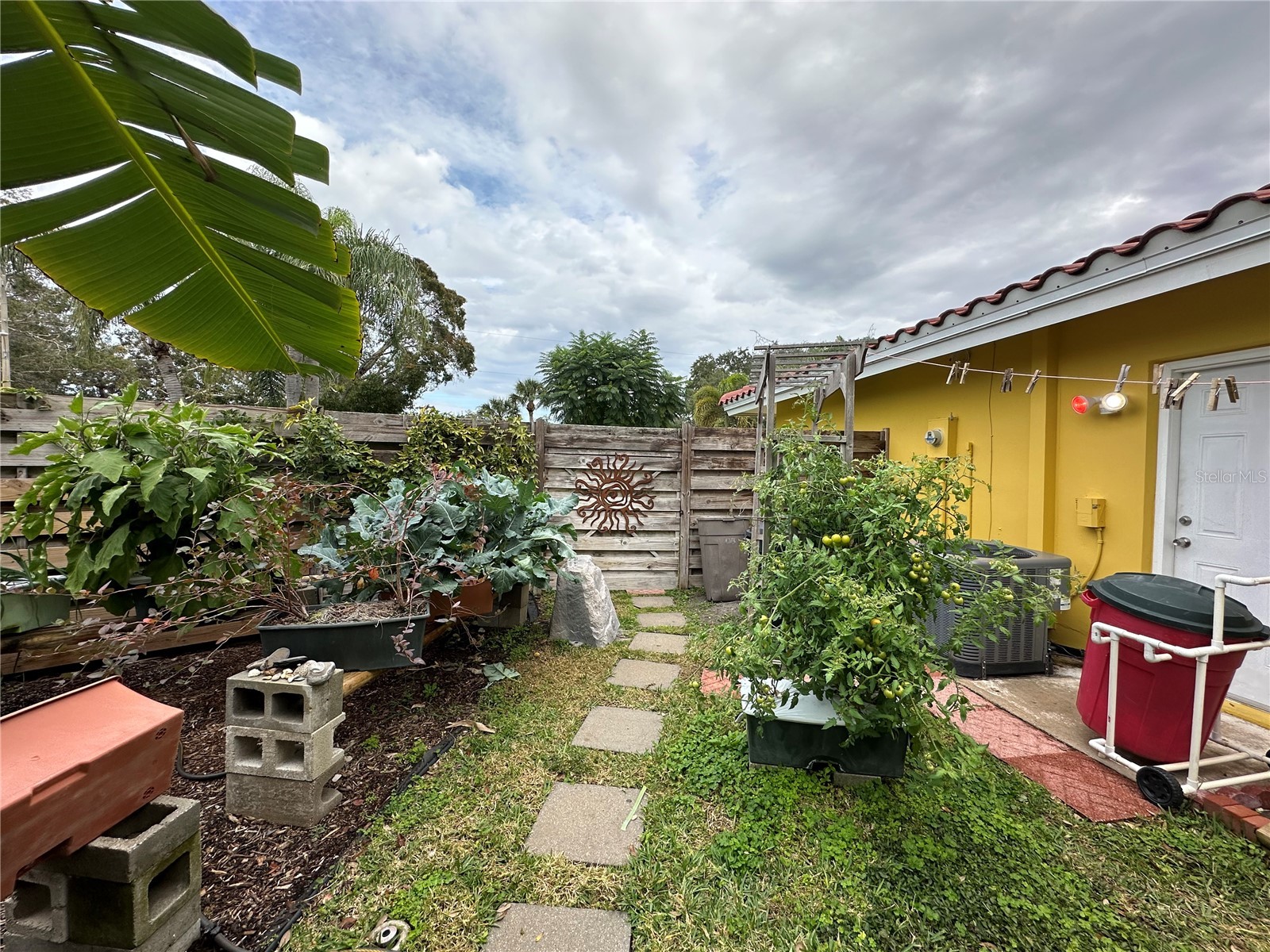 1883 Riviera Circle Sarasota FL 34232 A4692248 image42