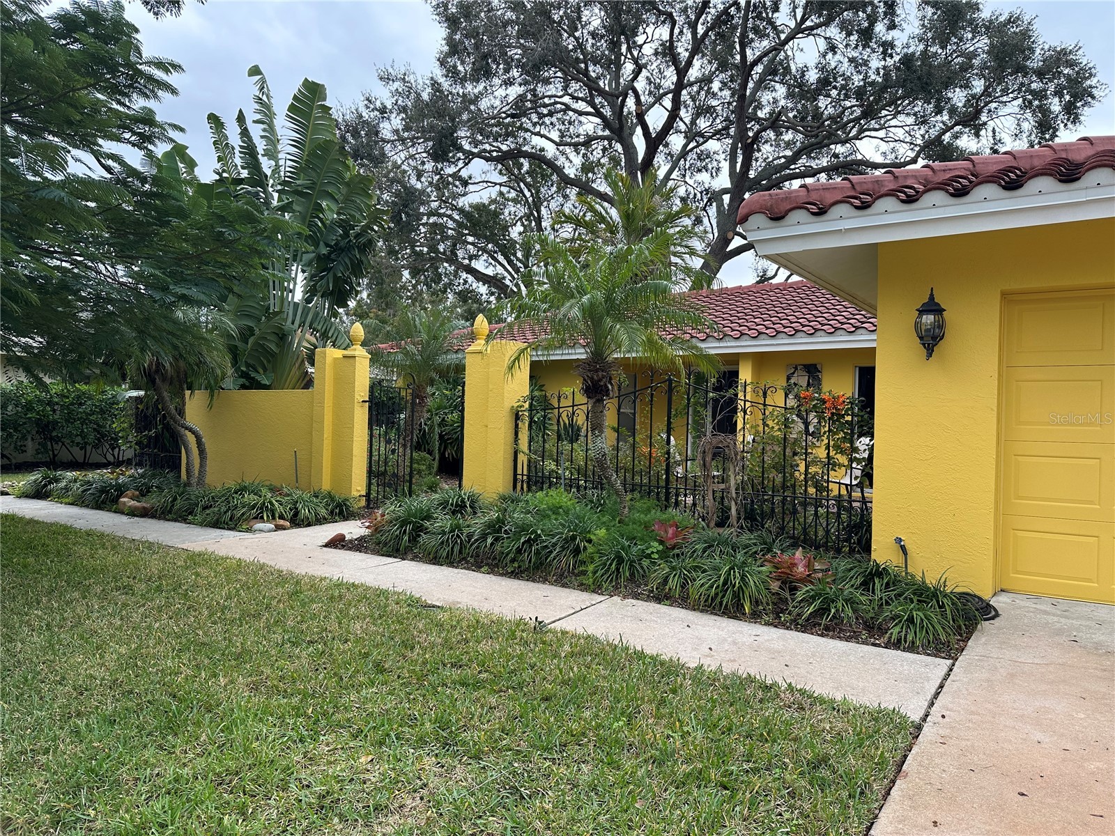 1883 Riviera Circle Sarasota FL 34232 A4692248 image44