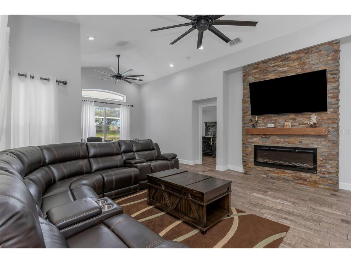 18836 Maisons Drive Lutz FL 33558 TB8457551 image40