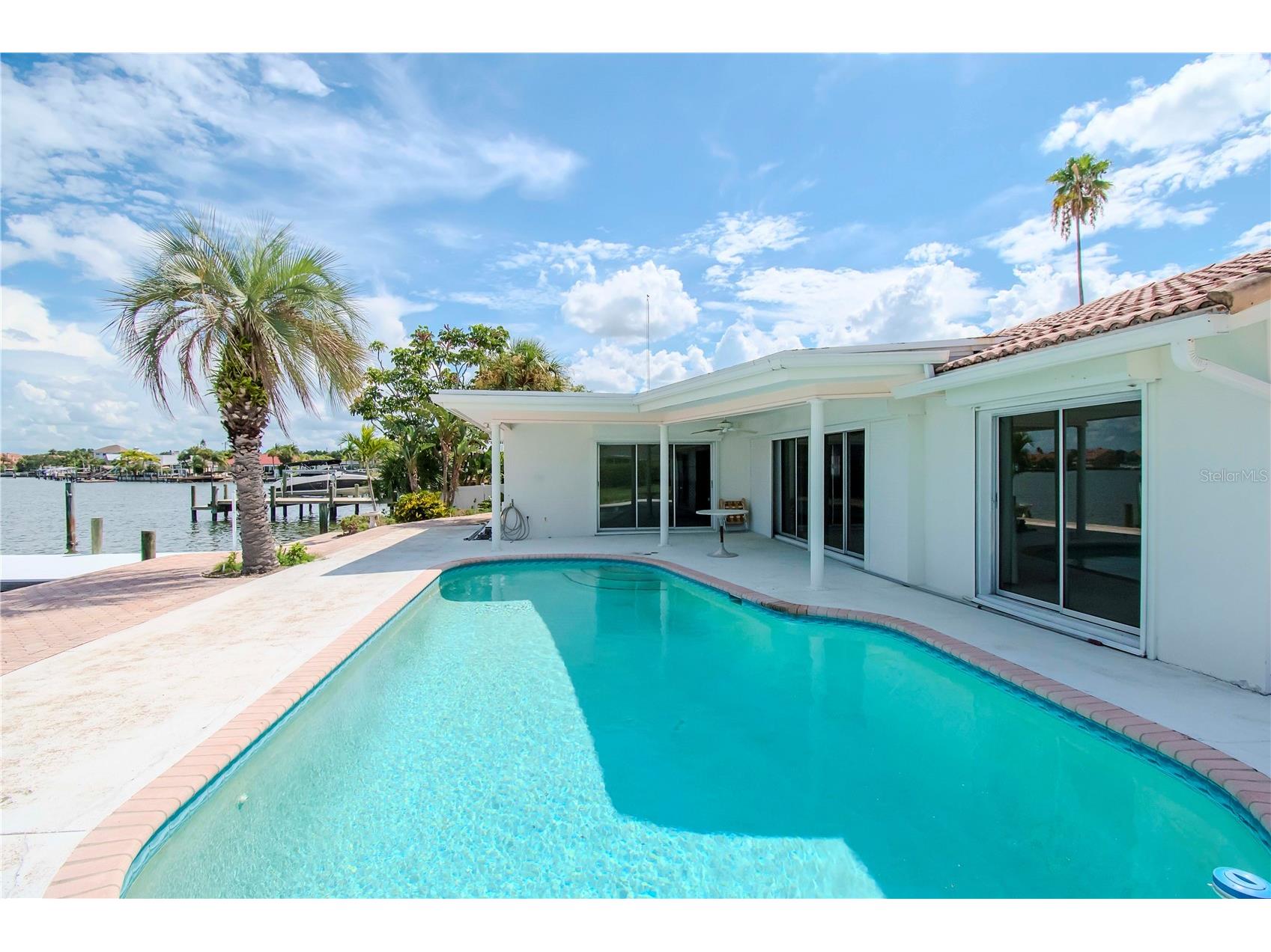 1884 Dolphin Boulevard S Saint Petersburg FL 33707 U8250458 image13