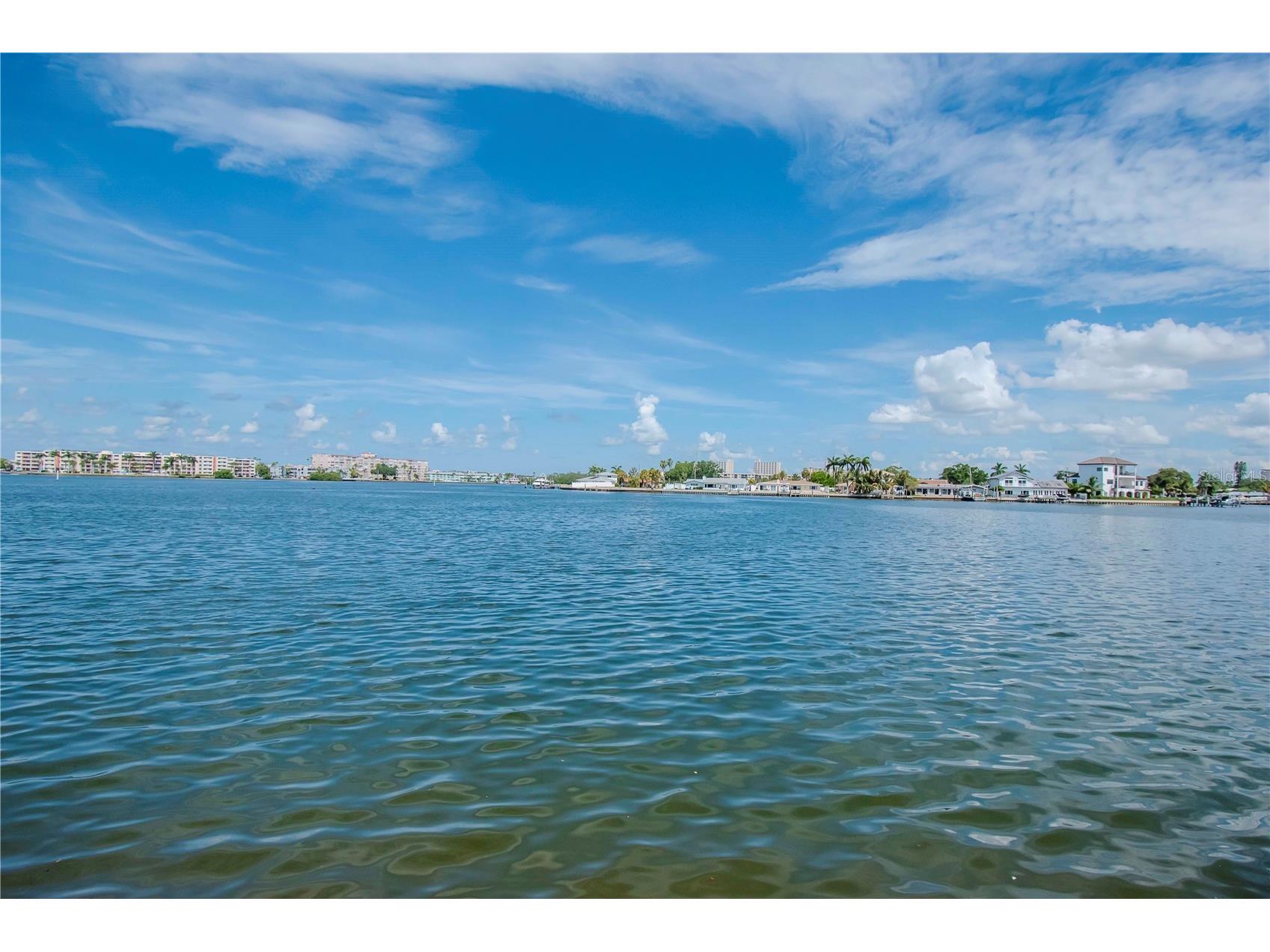 1884 Dolphin Boulevard S Saint Petersburg FL 33707 U8250458 image16