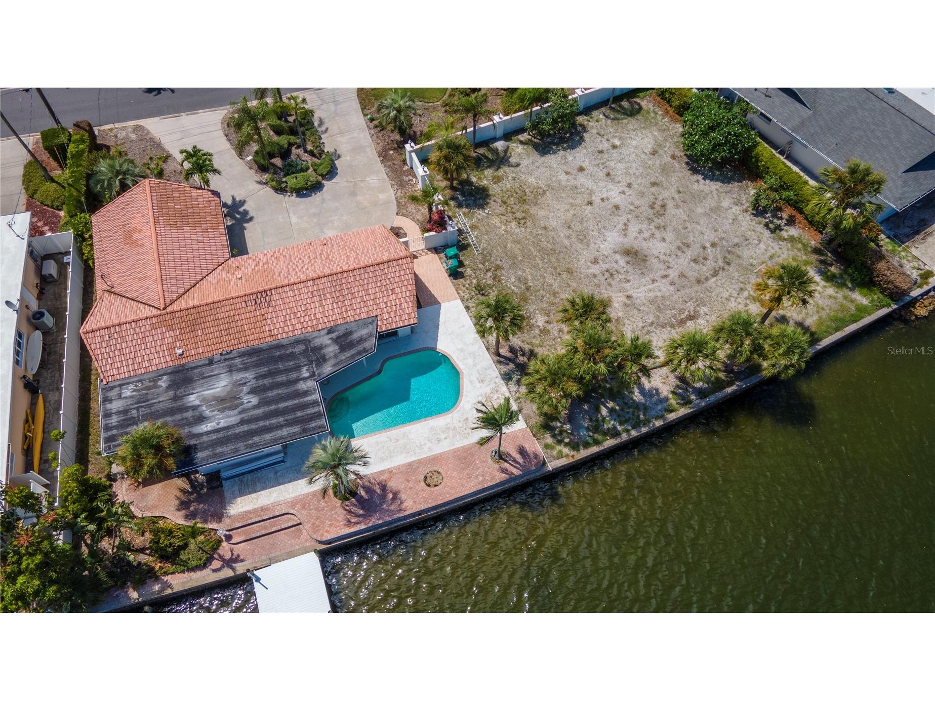 1884 Dolphin Boulevard S Saint Petersburg FL 33707 U8250458 image21