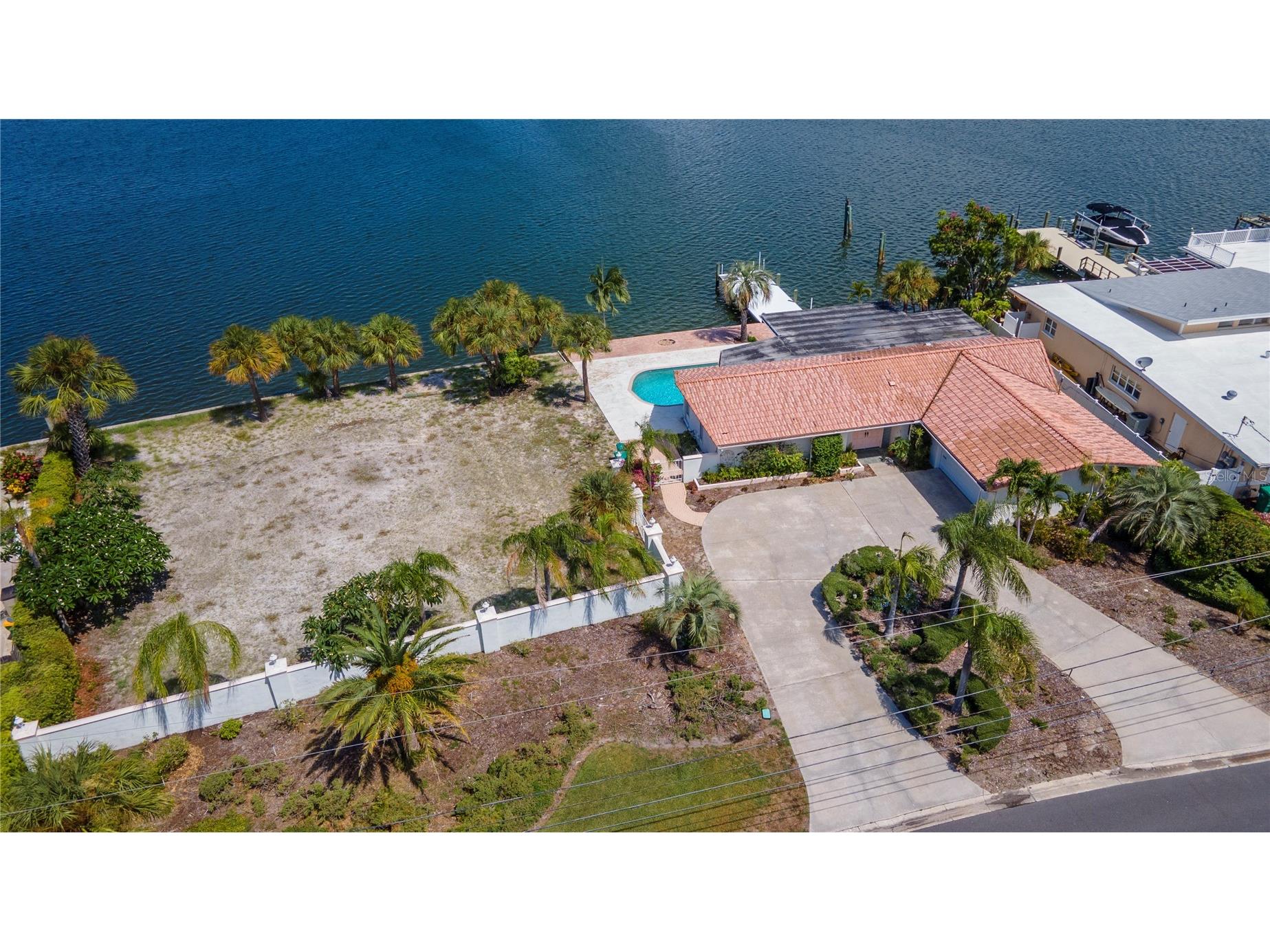 1884 Dolphin Boulevard S Saint Petersburg FL 33707 U8250458 image22