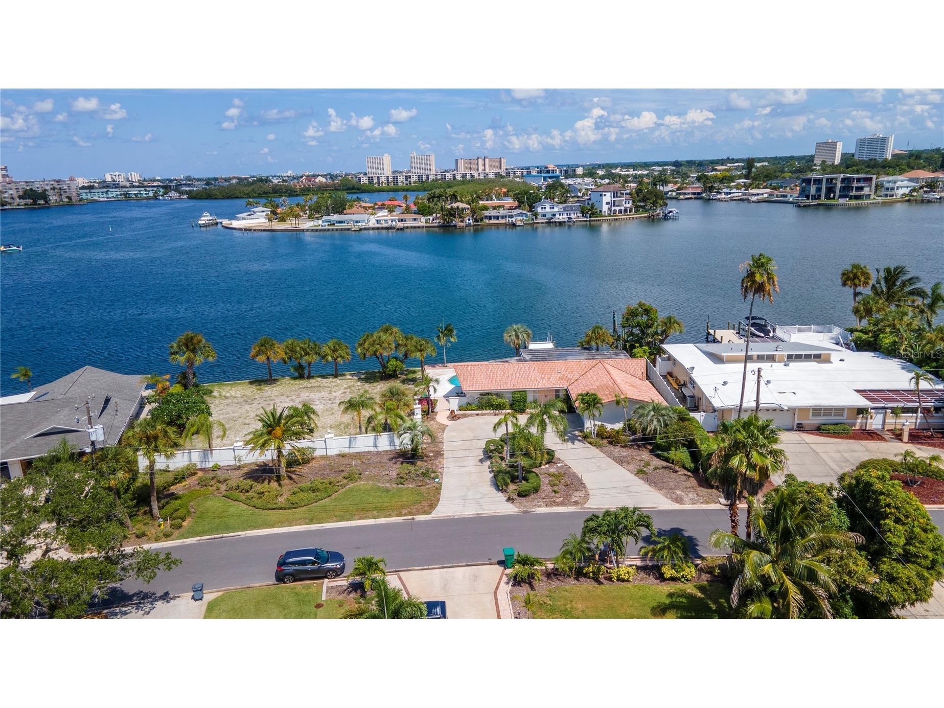 1884 Dolphin Boulevard S Saint Petersburg FL 33707 U8250458 image23