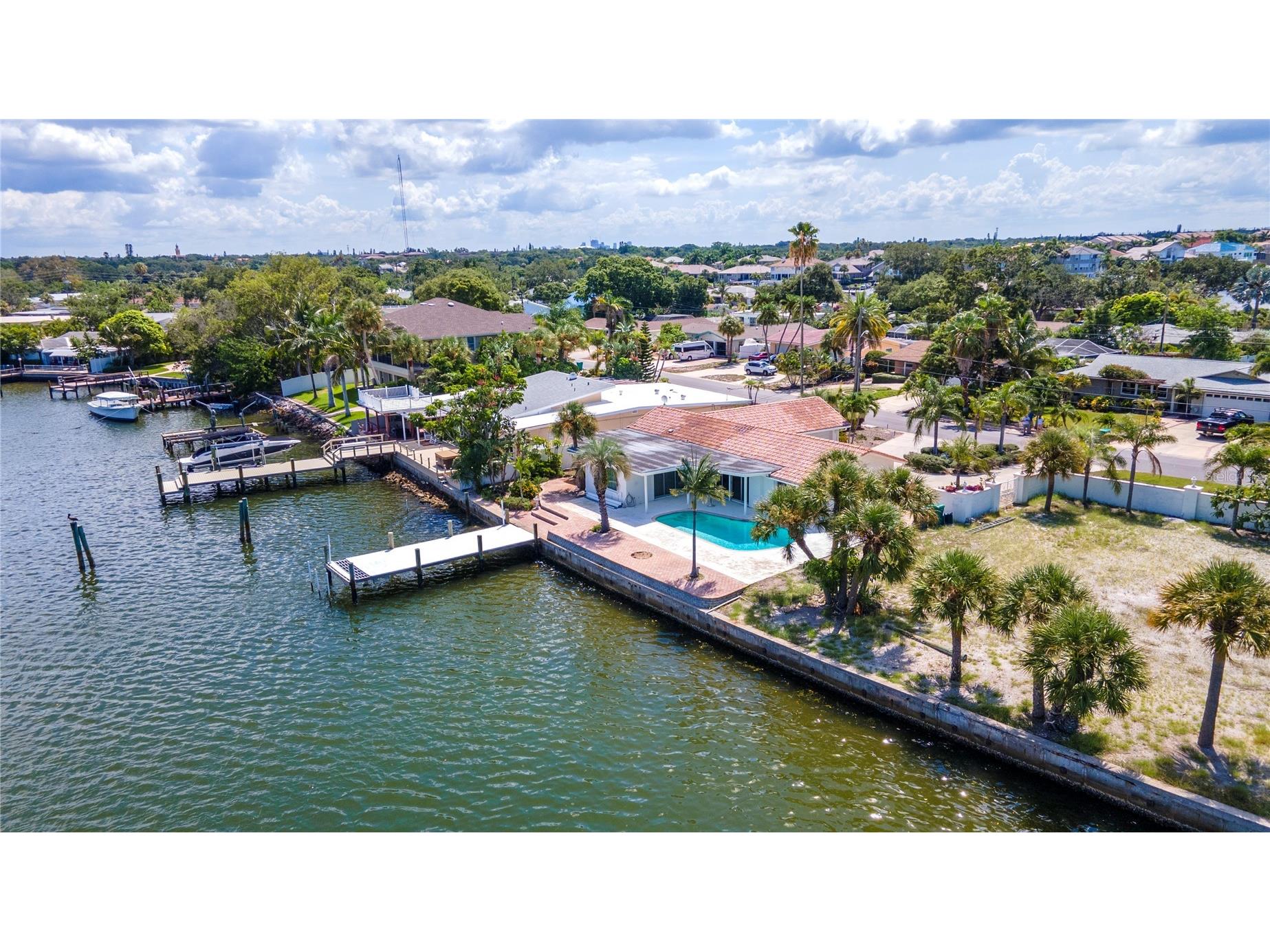 1884 Dolphin Boulevard S Saint Petersburg FL 33707 U8250458 image28