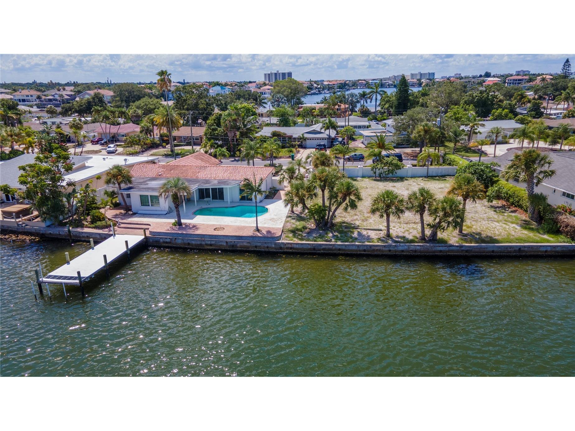 1884 Dolphin Boulevard S Saint Petersburg FL 33707 U8250458 image29