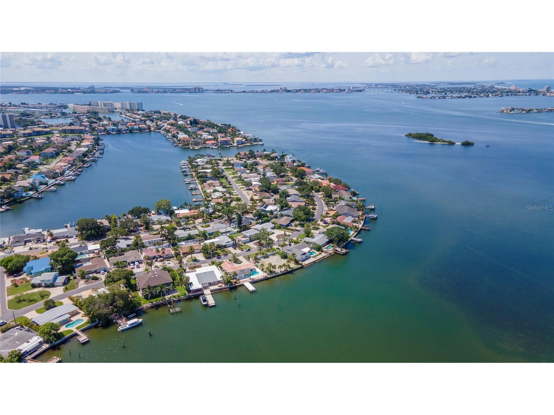 1884 Dolphin Boulevard S Saint Petersburg FL 33707 U8250458 image32