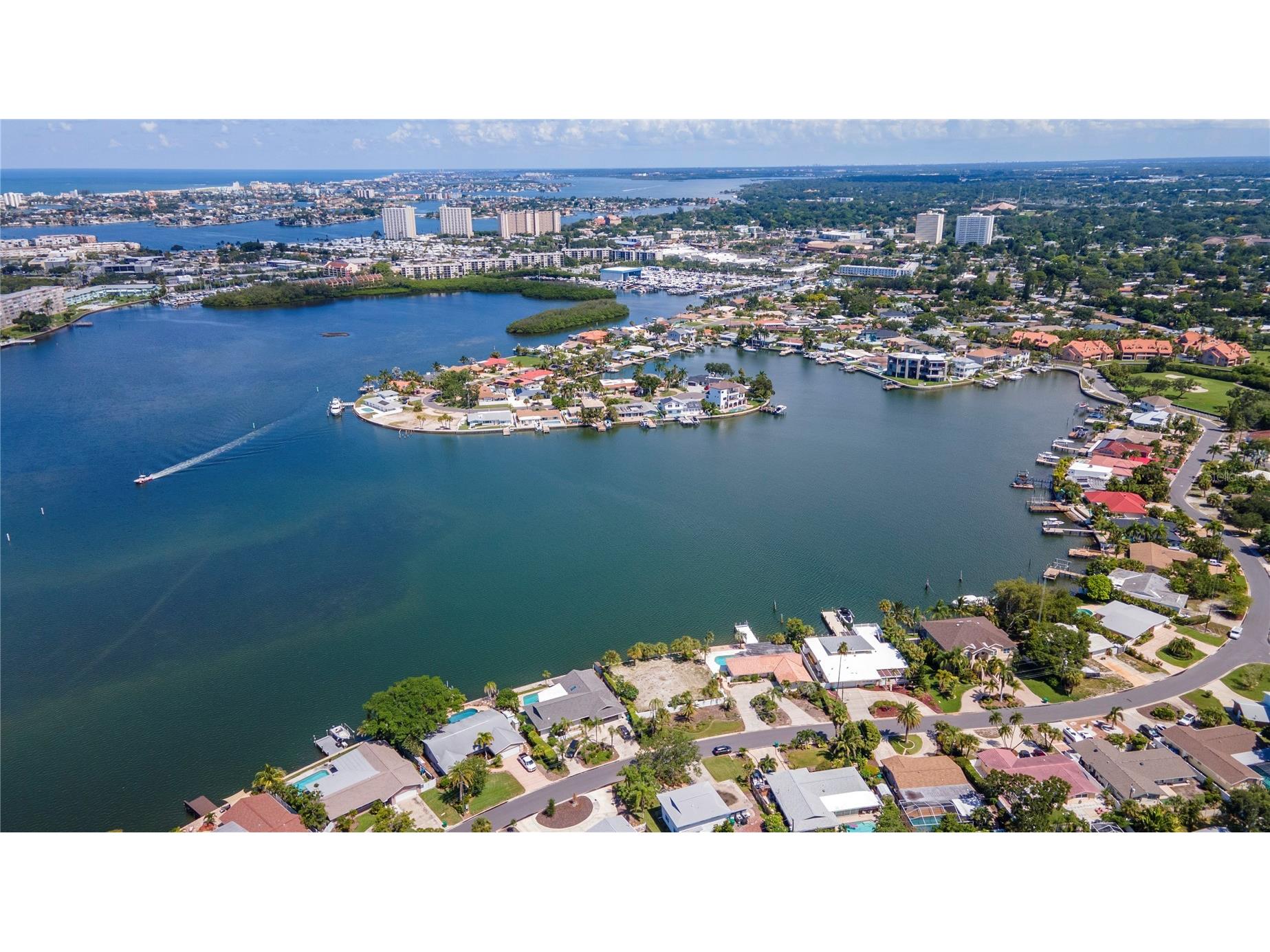 1884 Dolphin Boulevard S Saint Petersburg FL 33707 U8250458 image34