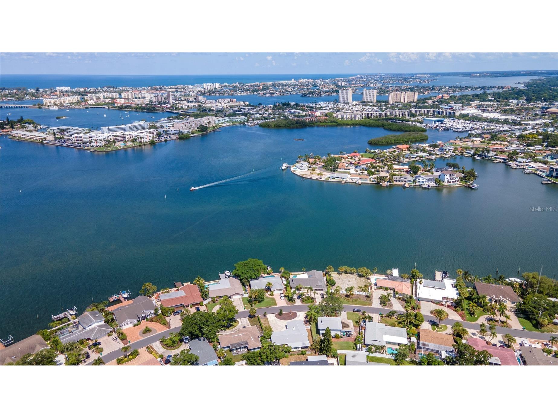 1884 Dolphin Boulevard S Saint Petersburg FL 33707 U8250458 image35