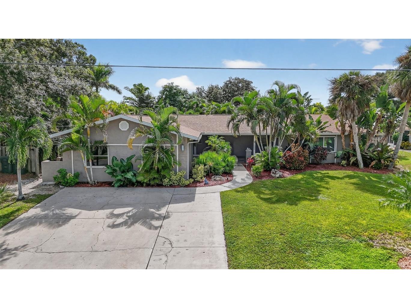 1884 Southpointe Drive Sarasota FL 34231 A4667255 image1