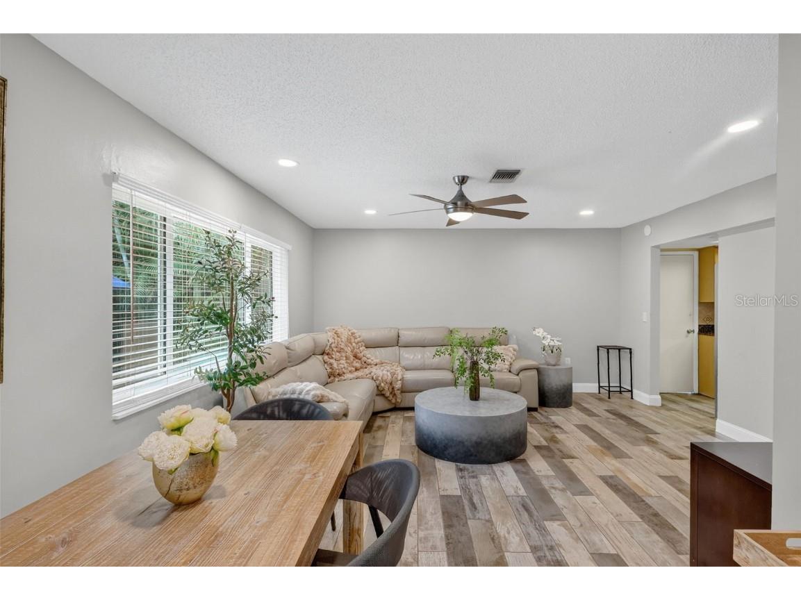 1884 Southpointe Drive Sarasota FL 34231 A4667255 image15