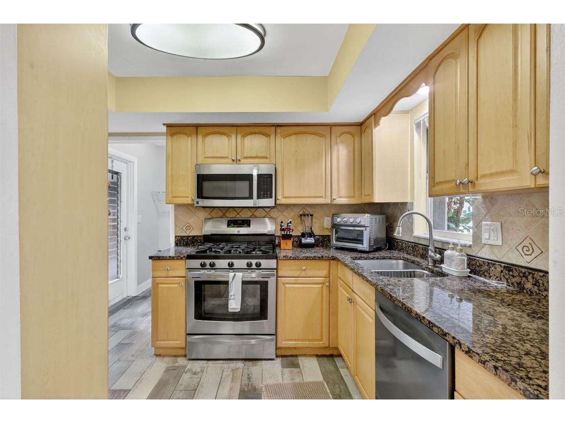 1884 Southpointe Drive Sarasota FL 34231 A4667255 image17