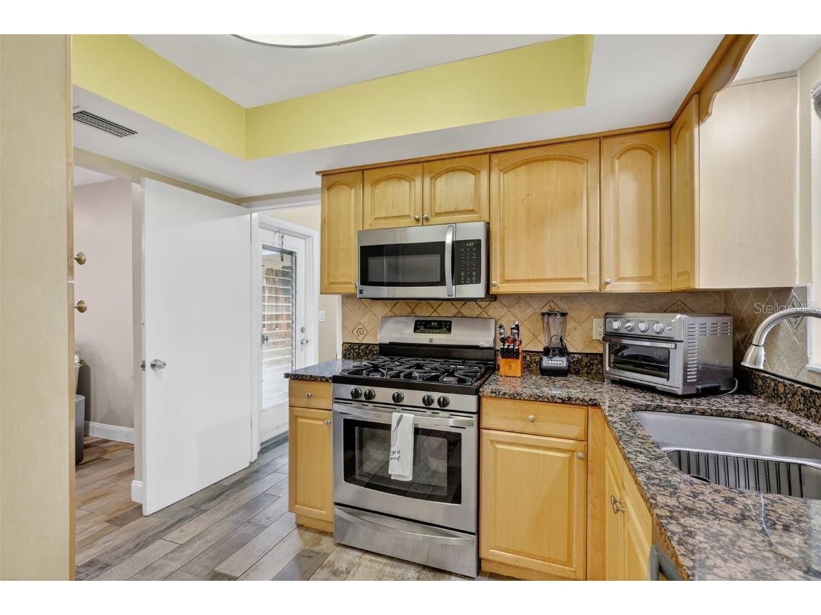 1884 Southpointe Drive Sarasota FL 34231 A4667255 image18