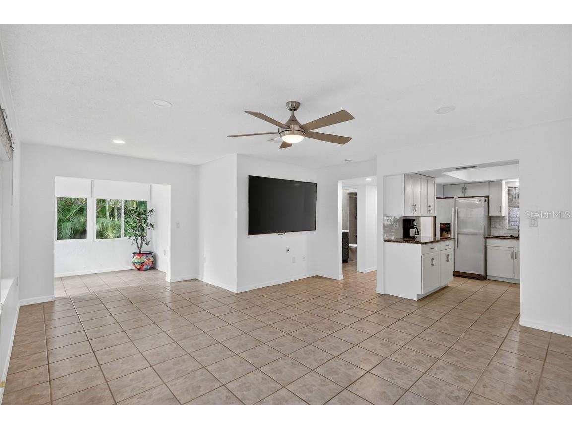 1884 Southpointe Drive Sarasota FL 34231 A4667255 image48