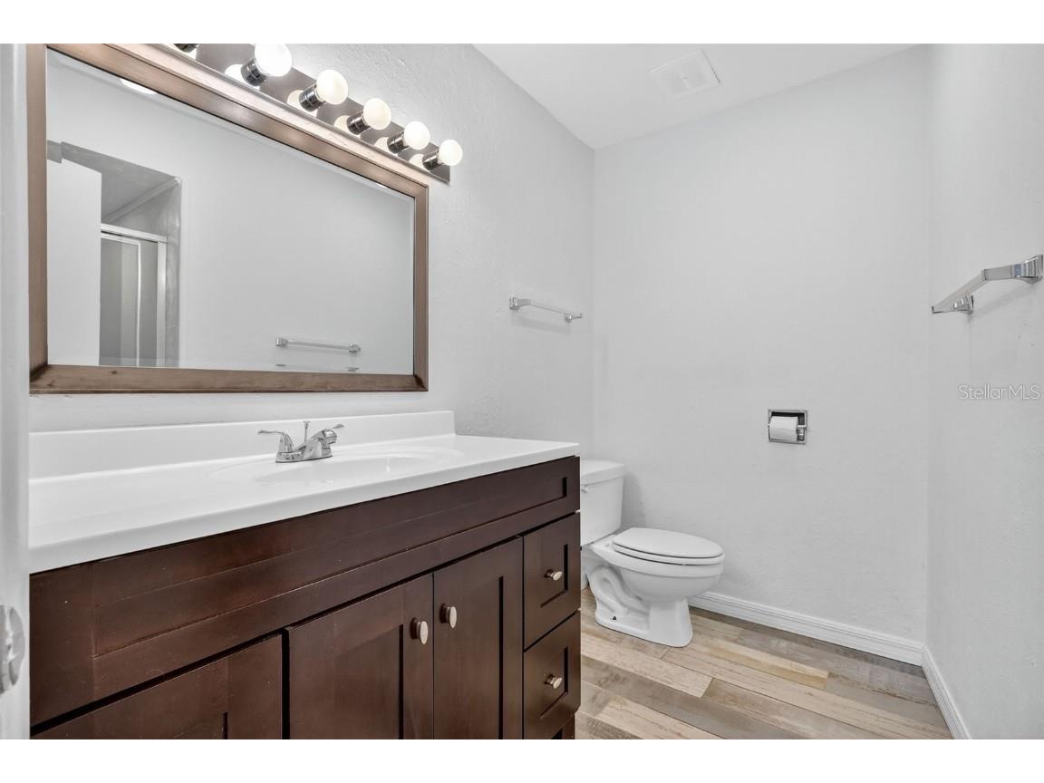 1884 Southpointe Drive Sarasota FL 34231 A4667255 image59