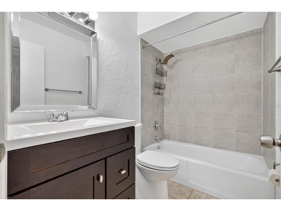 1884 Southpointe Drive Sarasota FL 34231 A4667255 image67