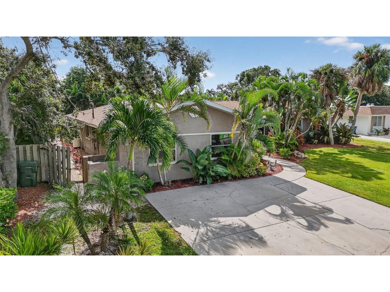 1884 Southpointe Drive Sarasota FL 34231 A4667255 image78