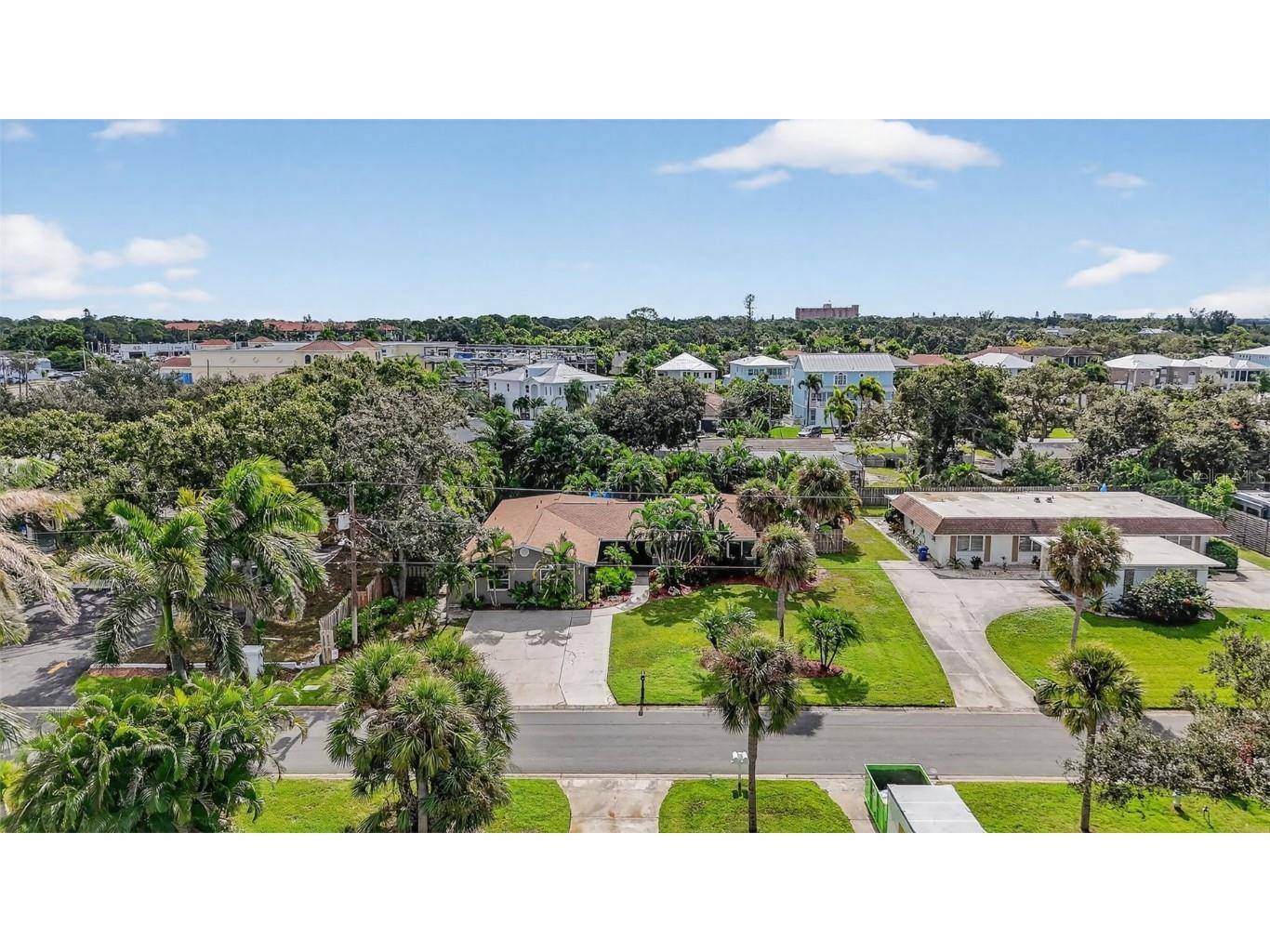 1884 Southpointe Drive Sarasota FL 34231 A4667255 image79