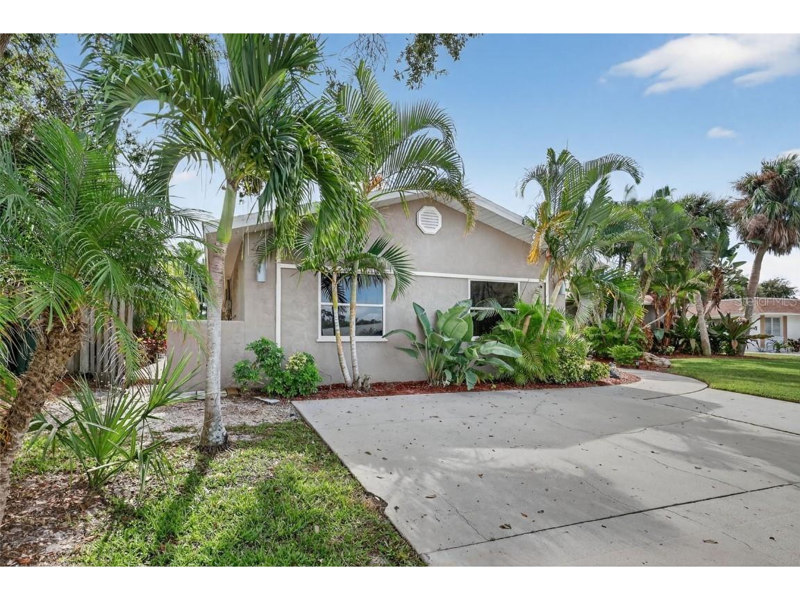 1884 Southpointe Drive Sarasota FL 34231 A4667255 image84