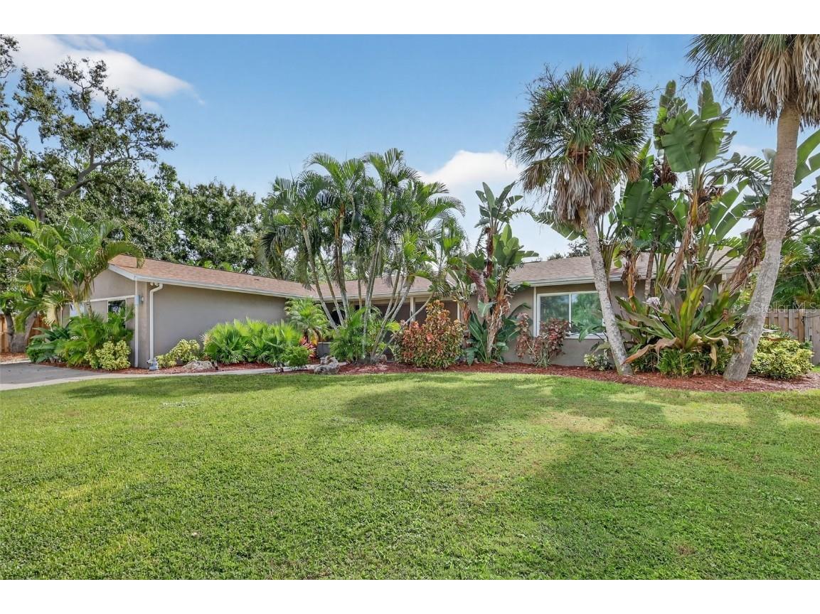 1884 Southpointe Drive Sarasota FL 34231 A4667255 image85