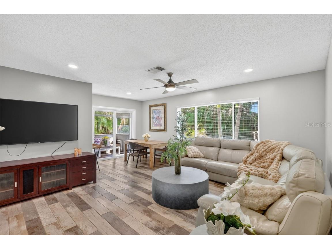 1884 Southpointe Drive Sarasota FL 34231 A4667273 image10