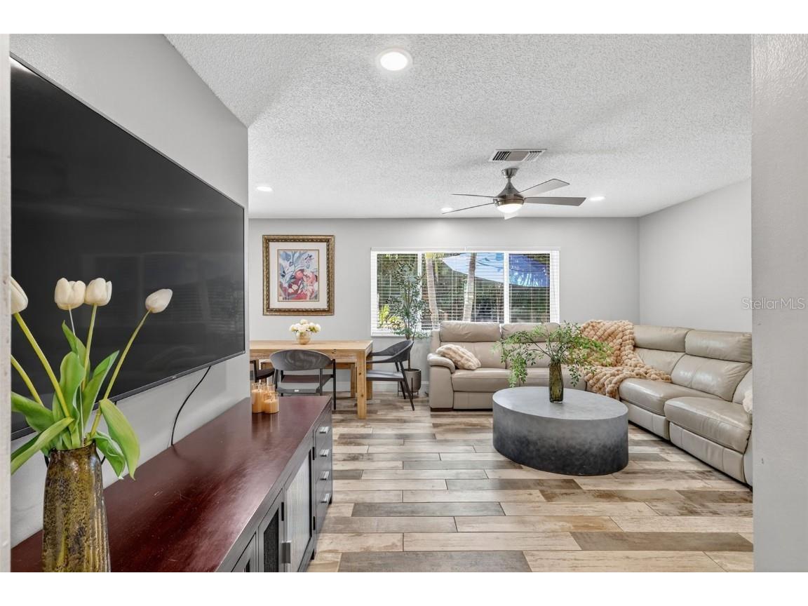 1884 Southpointe Drive Sarasota FL 34231 A4667273 image11