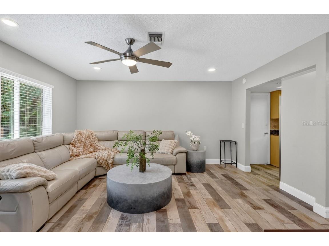 1884 Southpointe Drive Sarasota FL 34231 A4667273 image12