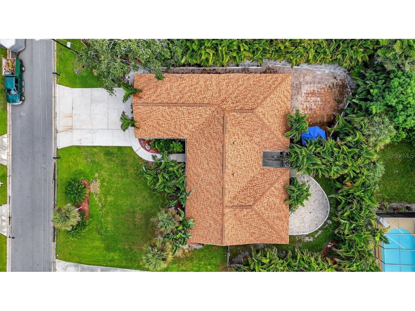 1884 Southpointe Drive Sarasota FL 34231 A4667273 image2