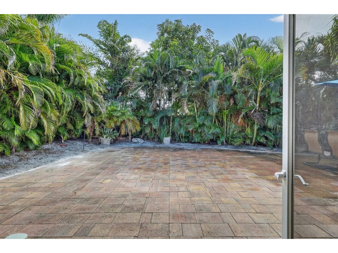 1884 Southpointe Drive Sarasota FL 34231 A4667273 image43