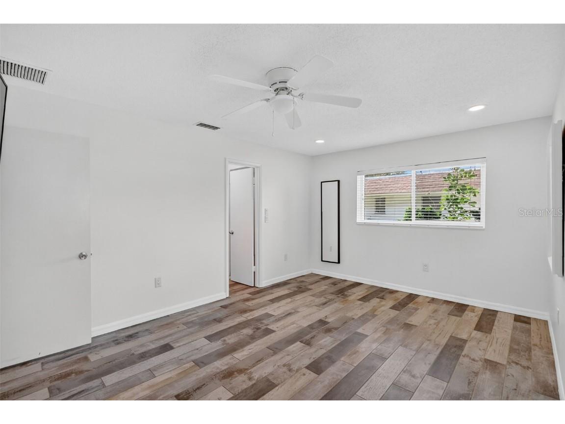 1884 Southpointe Drive Sarasota FL 34231 A4667273 image59